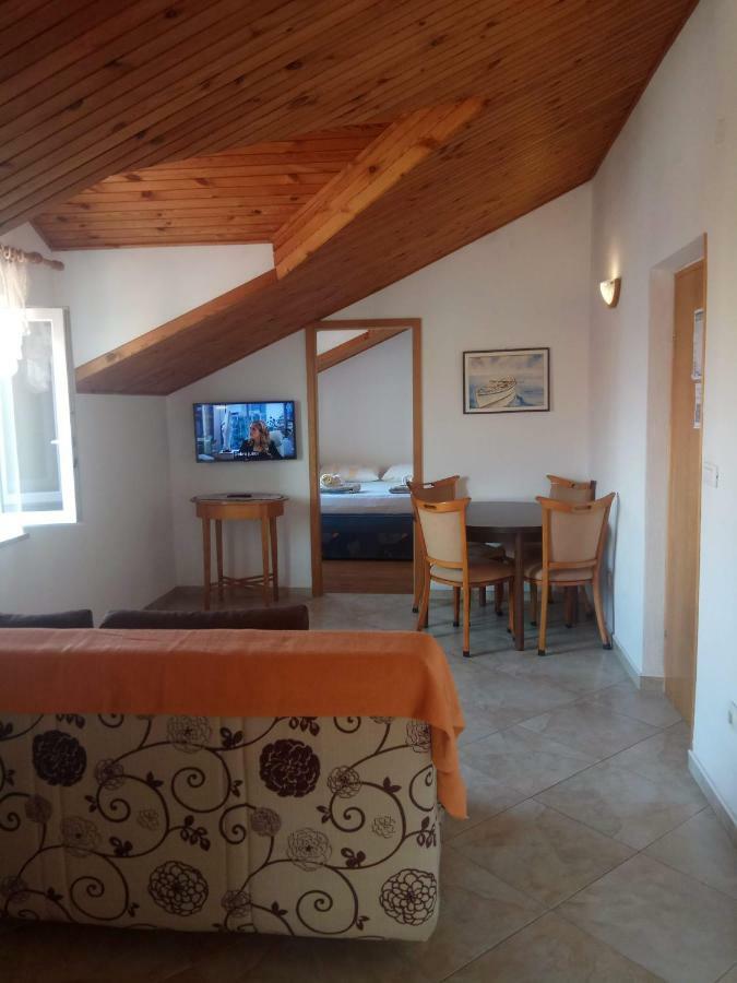 Apartmani Banic Postira Exterior foto