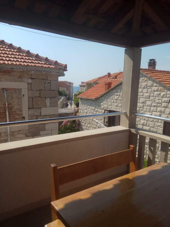Apartmani Banic Postira Exterior foto