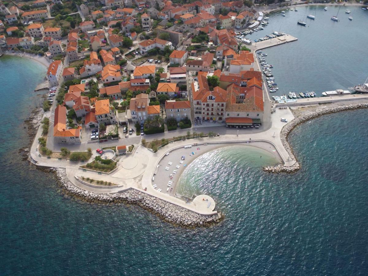 Apartmani Banic Postira Exterior foto